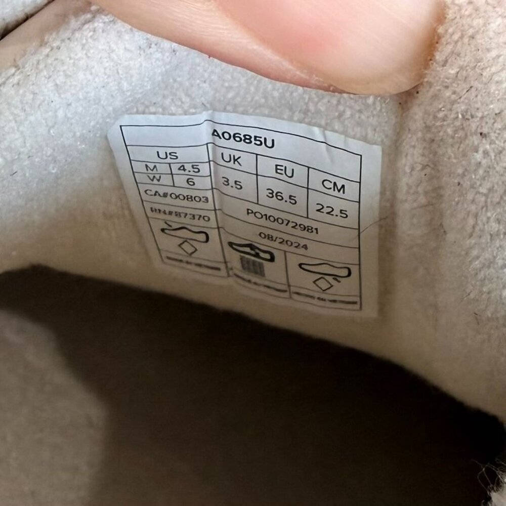 ALO Yoga Recovery Mode Sneaker – Cream/Beige (US 6) - Picture 9 of 10